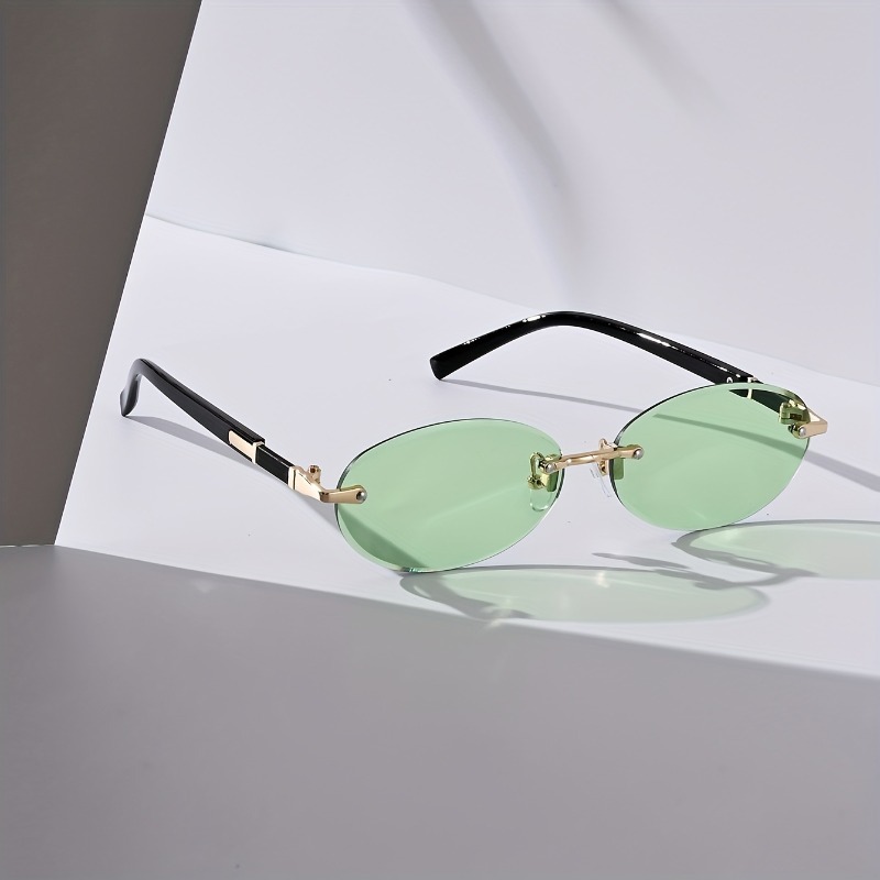 Sexy Small Oval Punk Sunglasse - مراجعة Metal Photo Panel وسعره